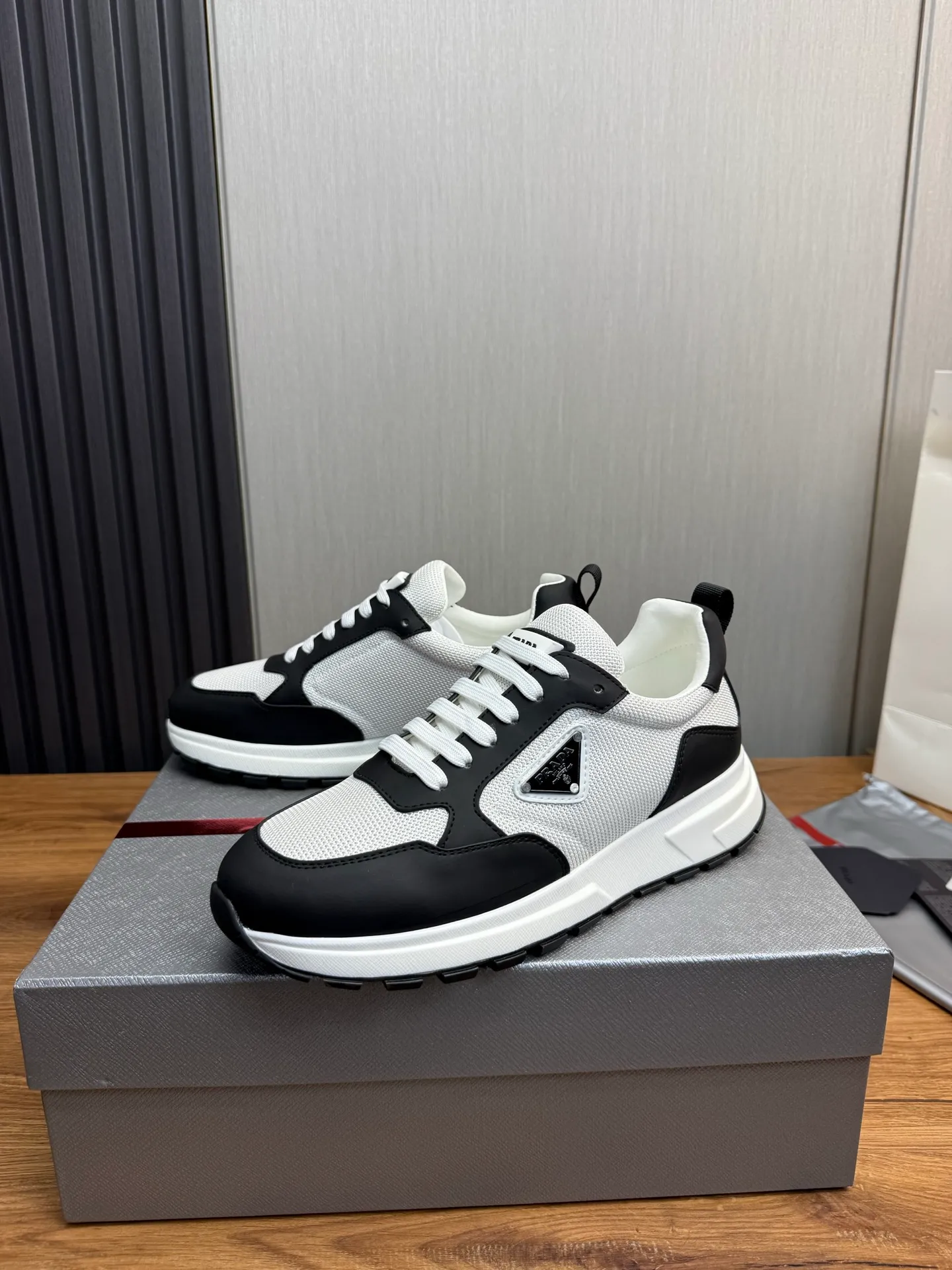 Men's shoes 💰560💰 [PRADA] Popular items in men's shoes counters, synchronized with the official website, high-quality cowhide stitching breathable mesh + cowhide lining, 1🆚1 replica, original sole, 38-45 (customized for 45, non-refundable)